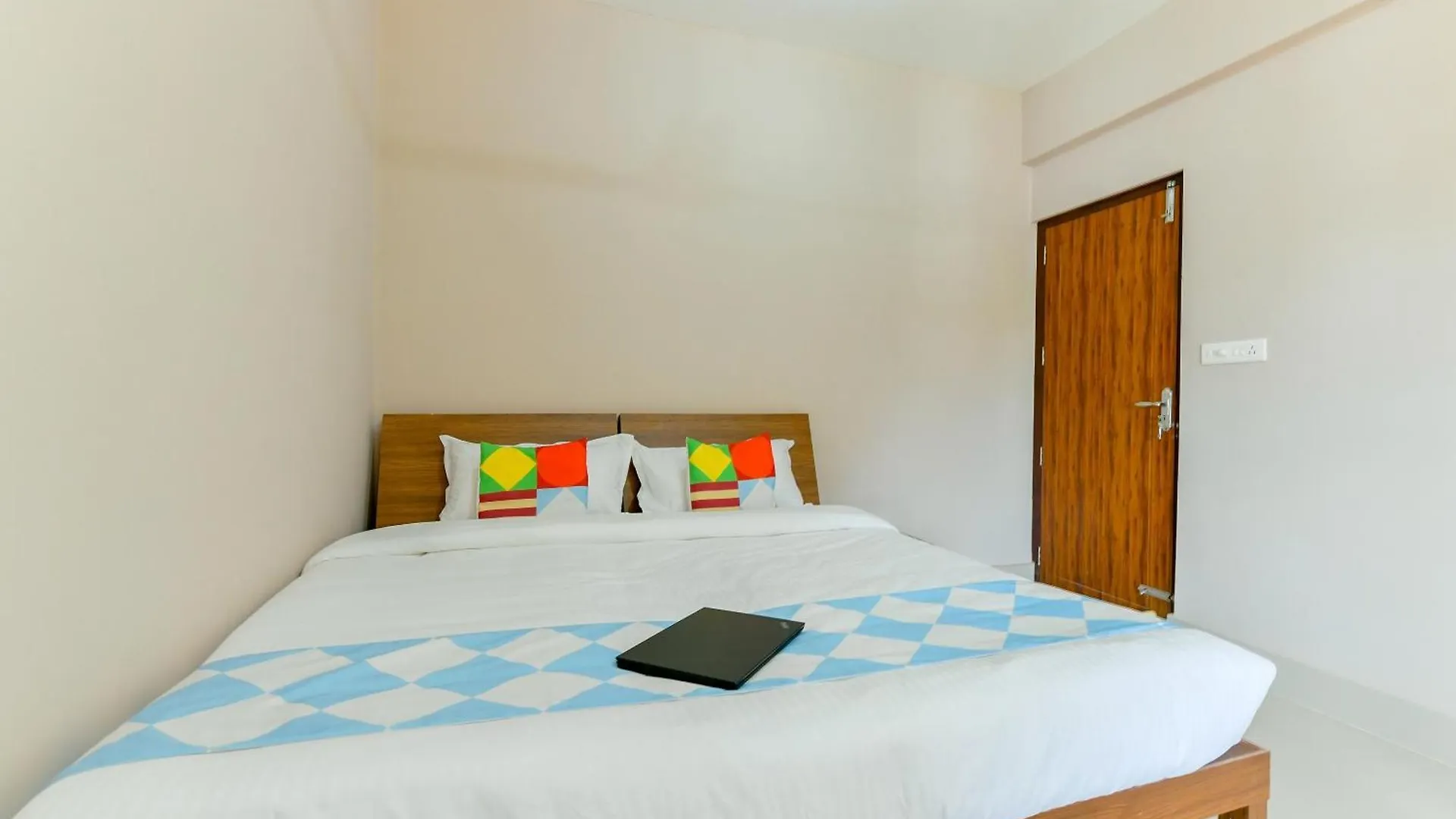 Guest house Hotel O Home Elegant Stay Fine Nest Homes Kalpetta