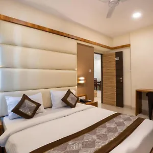 The Golden Glam India